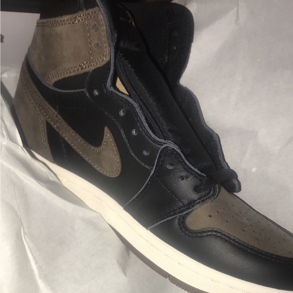 Jordan 1 palomino size 6 - Picture 3 of 3